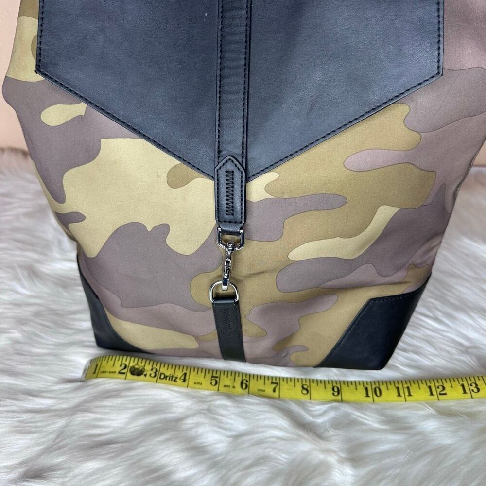 Stella & Dot Camo Backpack - Picture 10 of 16